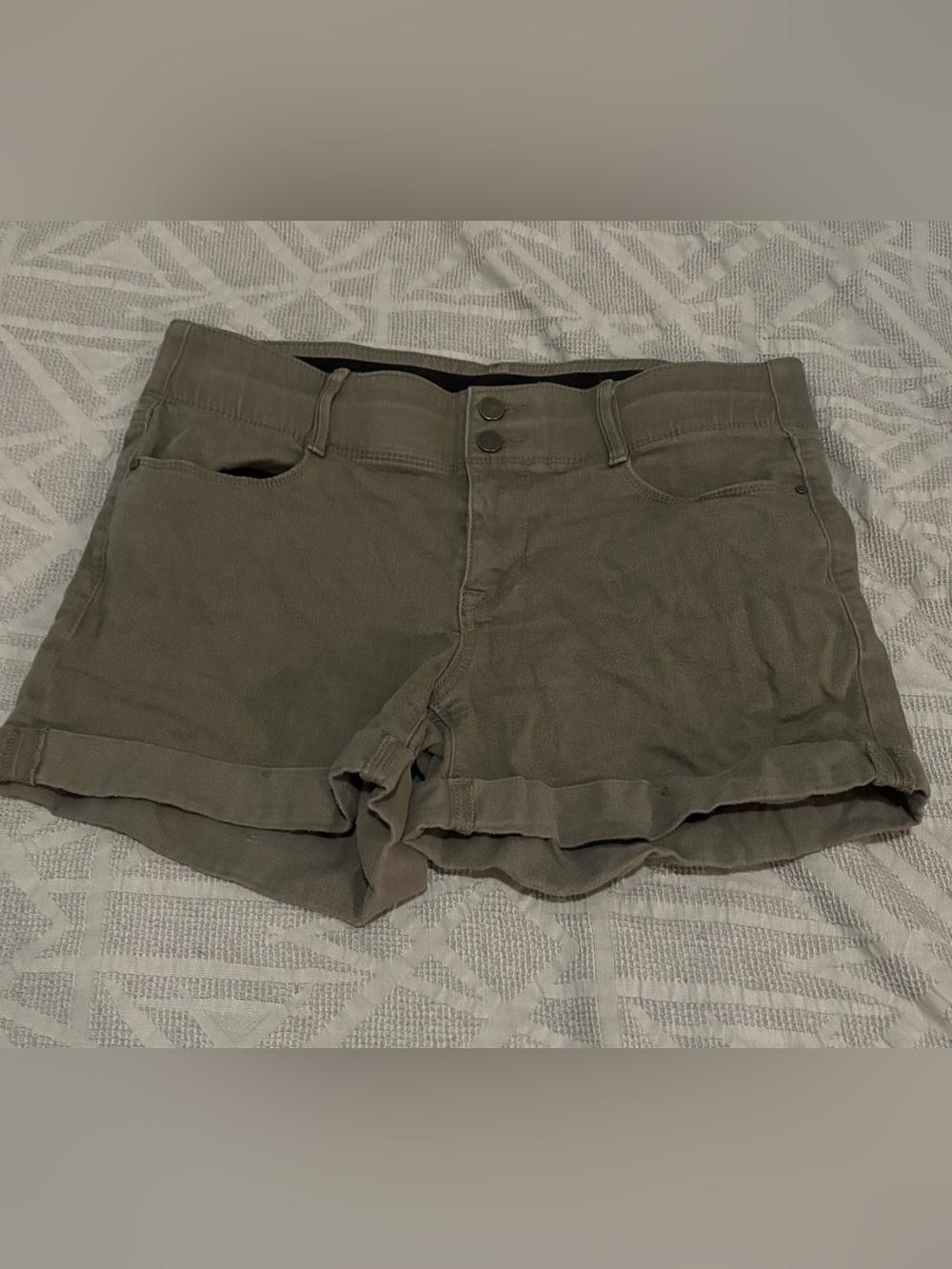 Apt.9 Women’s Shorts Size 12 Inseam 4” Olive Green